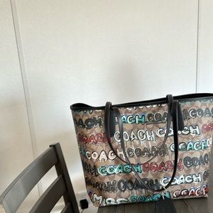 Coach lg tote